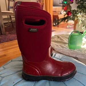 Bogs Deep Red Waterproof Boots -30 degree insulation . Size 3 US / 35 EU